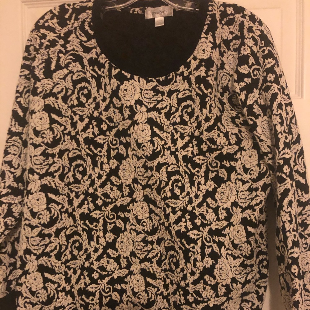 Sweater only worn twice.